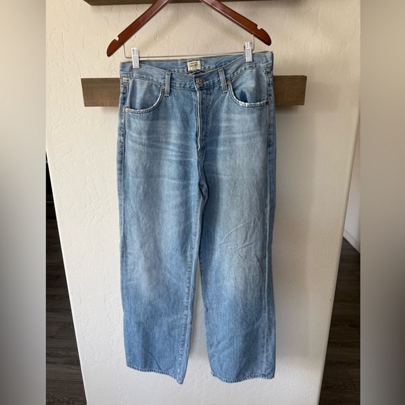 Citizens of Humanity|COH Flavia trouser Jean,straight leg•••Size 28,light wash - Picture 16 of 16